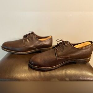 Very gently used Allen Edmonds Nomad Derby- warn 2-3 times